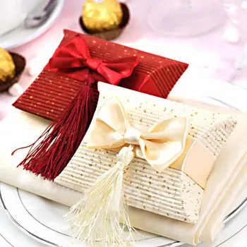 Punane Kuld Padi Kuju kinkekarbis Pulmapidu Candy Box Elegantne Vibu-sõlm Gofreeritud Tutt Kaunistamiseks Šokolaadi Karp